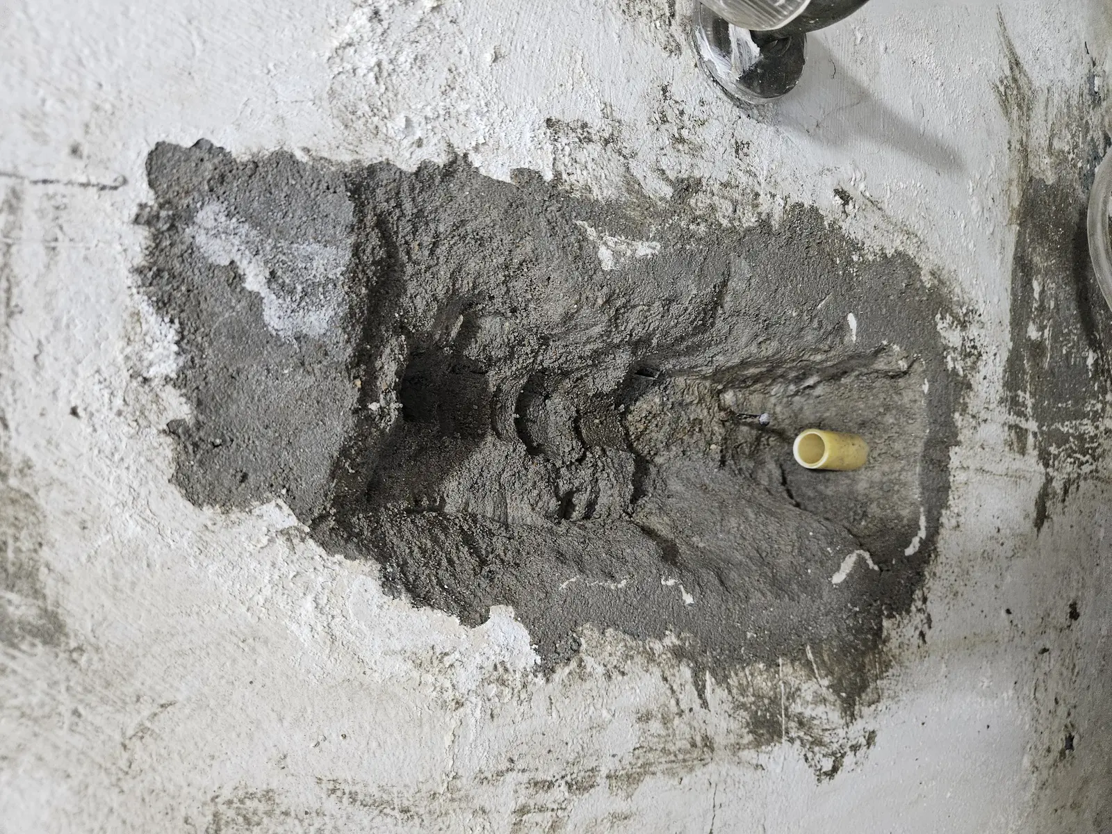 서울 동작구 벽체 배관 누수부위 노출