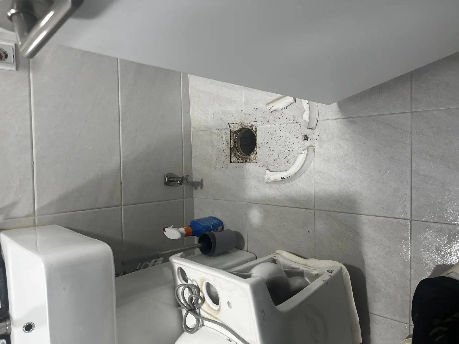 서울 동대문구 세탁실 하수구 보수 및 누수탐지 작업 사례